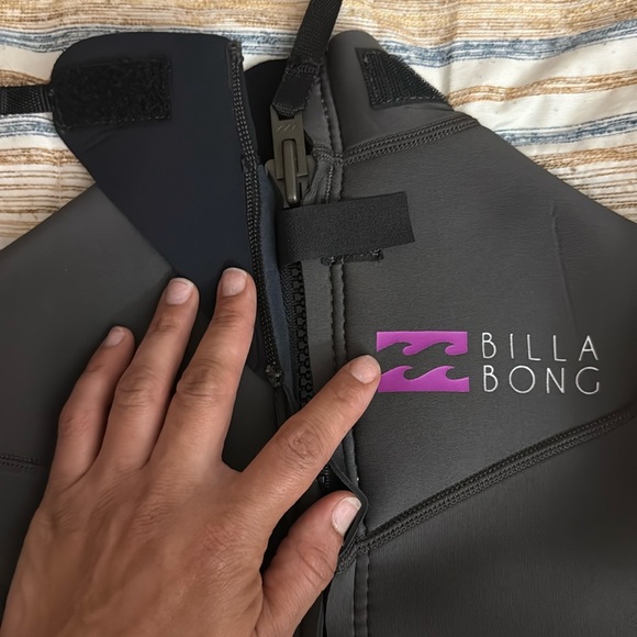 BNWT! Hard to find,BILLABONG SYNERGY SHORTY WETSUIT - Picture 4 of 11